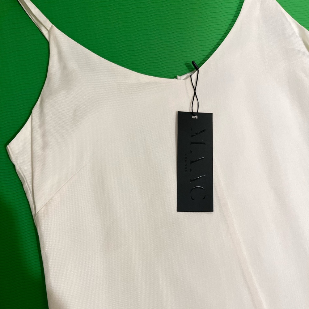 Three words…simple and chic. That’s it!